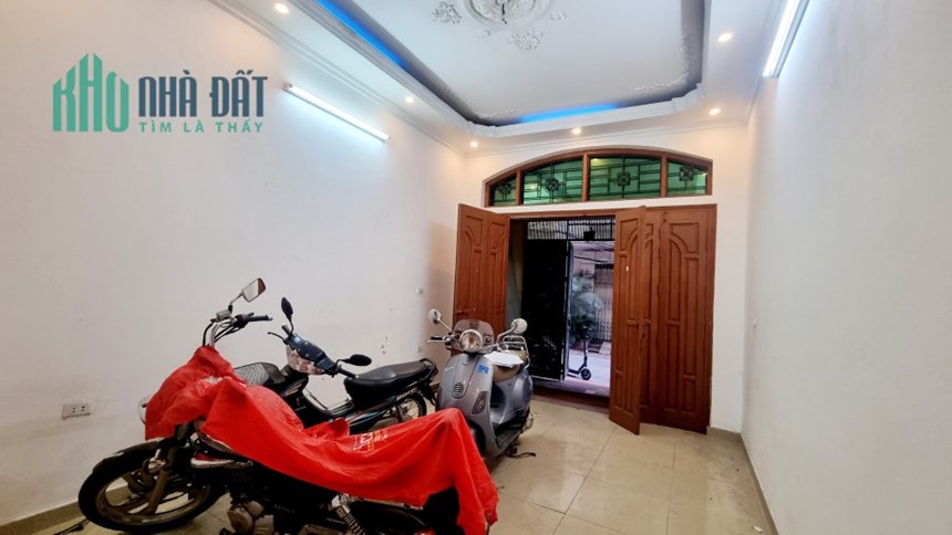 Nhà Xã Đàn oto tránh, vỉa hè 50m, 5 tầng, MT 4m, giá 9.7 tỷ