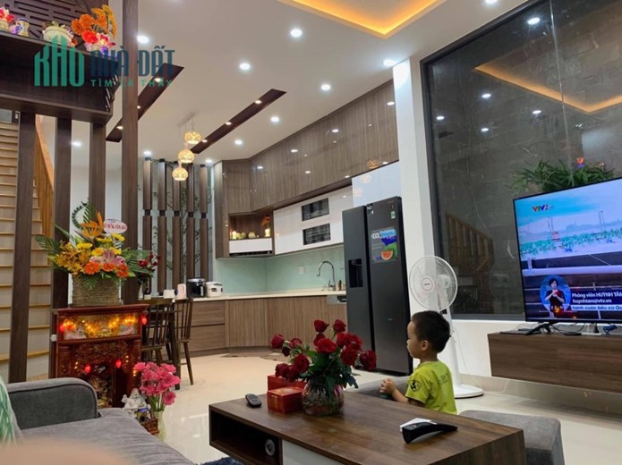 SIÊU HIẾM PHÂN LÔ PHỐ LÒ ĐÚC HBT 47M2X4 Ô TÔ KINH DOANH CHỈ 6.5 TỶ