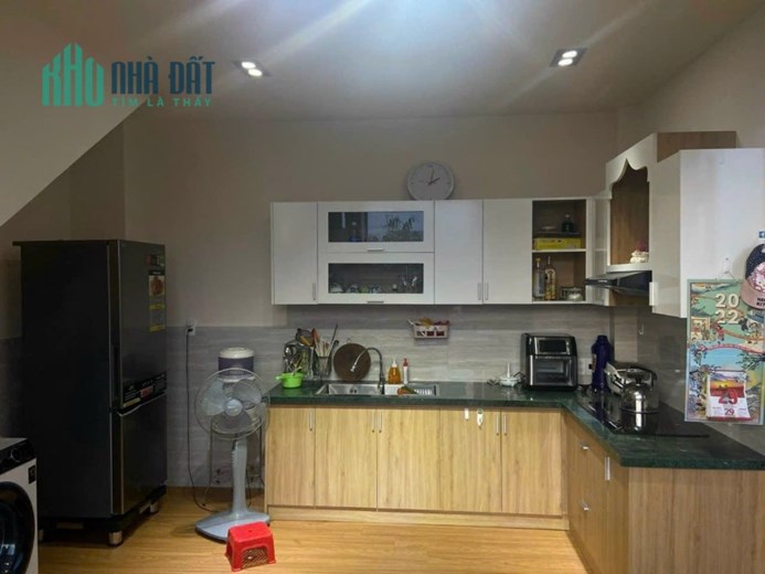 TOÀ NHÀ 4 TẦNG 2 MẶT TIỀN THÁI THỊ BÔI GẦN 300TR/THÁNG GIÁ HƠN 3 TỶ