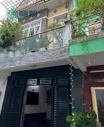 Bán nhà Lạc Long Quân, 45m², Hẻm 1/ rộng 3.5m, giá 5.2 tỷ