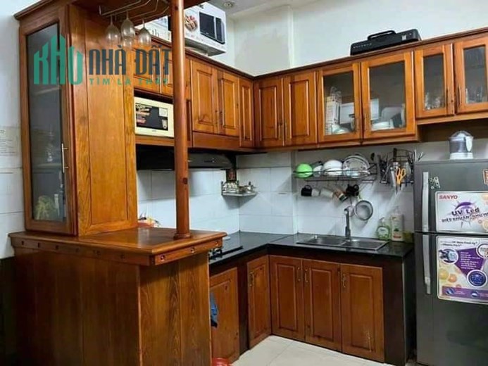 Bán nhà Lạc Long Quân, 45m², Hẻm 1/ rộng 3.5m, giá 5.2 tỷ