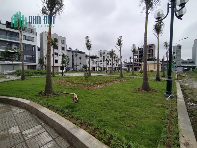 Bán nhà C4 tại ngõ 604 Ngọc Thuỵ, 50m oto tải vào nhà, rất hiếm giá chỉ 2 tỷ 65 vẫn còn thương
