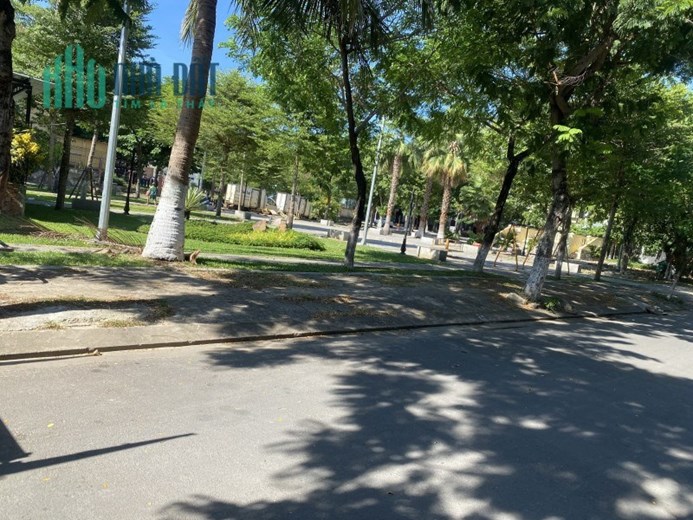NHÀ MẶT TIỀN SƠN TRÀ - ĐỐI DIỆN CÔNG VIÊN, sát LÔ GỐC, gần CHỢ MÂN THÁI, KINH DOANH ĐỈNH