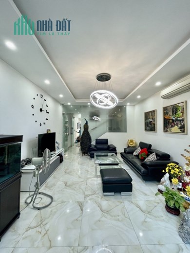 Bán Nhà Giải Phóng – Kim Đồng 37m2 giá 5.5 tỷ, Ô Tô, 2Thoáng, Lô Góc, KD