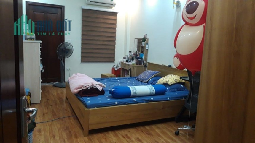 Bán nhà ngõ 49 Nguyễn Khoái, 82m2, 4T, 9 tỷ, nội thất xịn, ô tô, KD, 0977097287