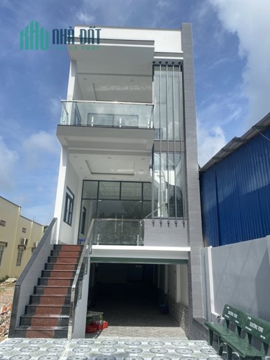 Cho thuê mặt bằng ngoài và tầng hầm tầng 1 đường Nguyễn Chí Thanh ( đối diện quán Đăng Ghẹ)