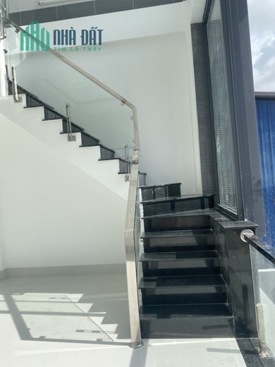 Cho thuê mặt bằng ngoài và tầng hầm tầng 1 đường Nguyễn Chí Thanh ( đối diện quán Đăng Ghẹ)
