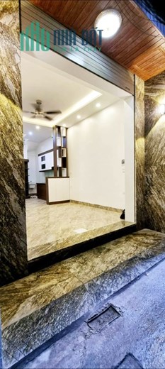 NHÀ ĐÊ LA THÀNH FULL NỘI THẤT VIP SẴN Ở GẦN Ô TÔ NGÕ THOÁNG 32M SỔ GIÁ NHỈNH 4 TỶ