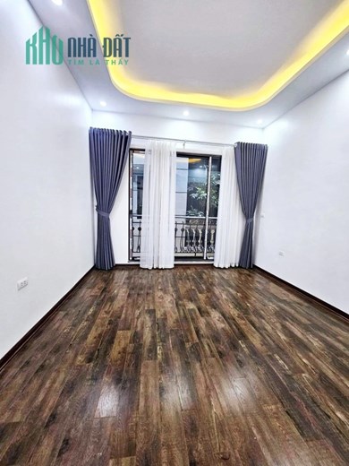 NHÀ ĐÊ LA THÀNH FULL NỘI THẤT VIP SẴN Ở GẦN Ô TÔ NGÕ THOÁNG 32M SỔ GIÁ NHỈNH 4 TỶ