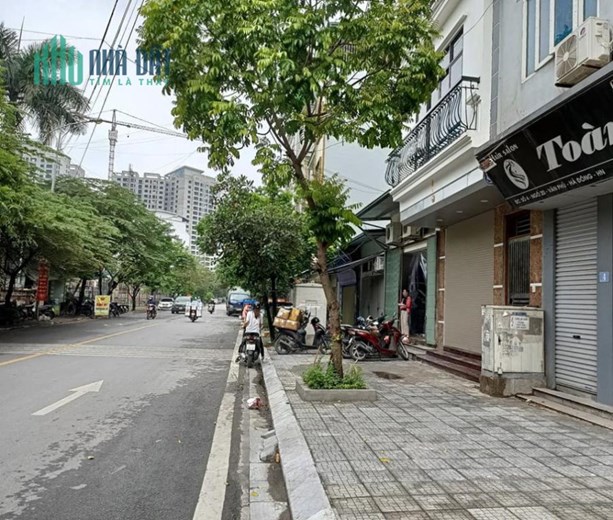 Mặt phố Hàng Bún giá 31 tỷ, 48m x2.5T. MT 6,5m. Lô góc. Mua về ở và kinh doanh tuyệt vời