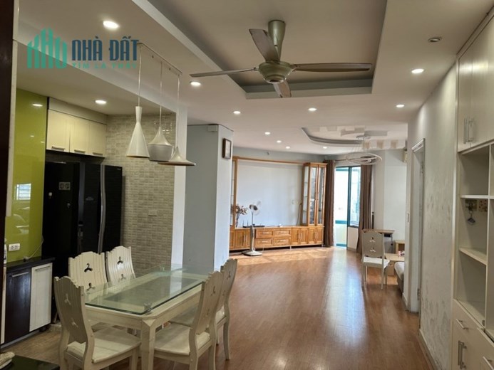 Căn hộ  tầng 10, toà Nhà A5, Làng QT Thăng Long, Cầu giấy, Hà nội 132m2,3 ngủ,3 wc,giá 5,1 tỷ