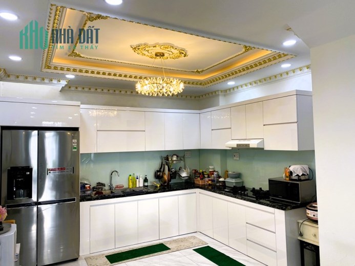 Cho thuê nhà 3 tầng 4pn full nội thất hẻm xe hơi đường 2 Trường Thọ