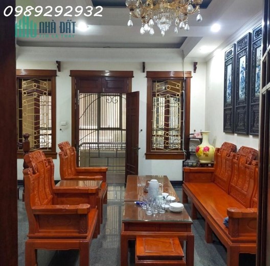 Bán nhà mặt ngõ Xã Đàn.Đống Đa.1 Nhà ra phố.Mặt tiền 5,2m, căn góc, DT 93m2 x 16,9 tỷ.Giá đầu tư.