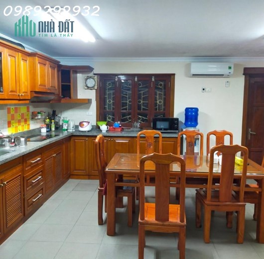 Bán nhà mặt ngõ Xã Đàn.Đống Đa.1 Nhà ra phố.Mặt tiền 5,2m, căn góc, DT 93m2 x 16,9 tỷ.Giá đầu tư.