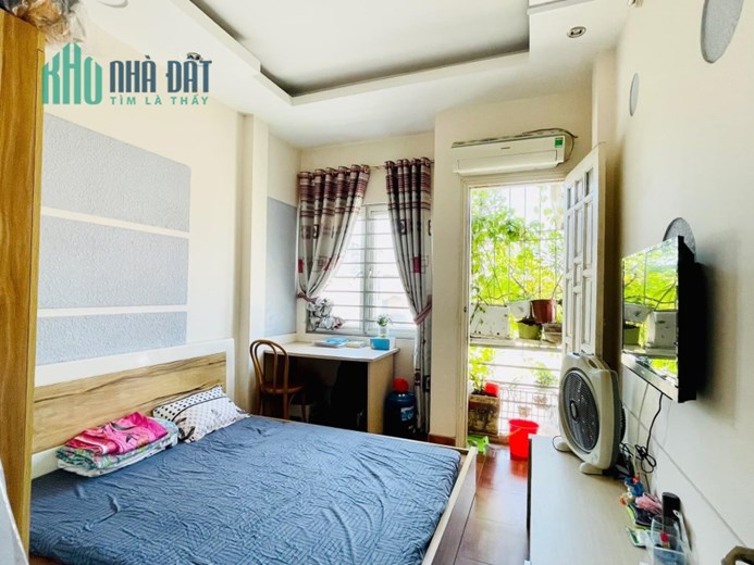 Bán nhà gần hồ sen Phương Liệt, 4PN, 5 tầng, chỉ hơn 4 tỷ