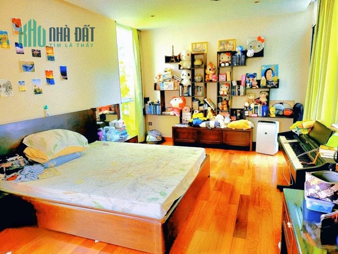 Bán Gấp! Biệt Thự Quận Hoàng Mai, Phố Nguyễn Duy Trinh, 256m x 5T, Giá 68 tỷ.