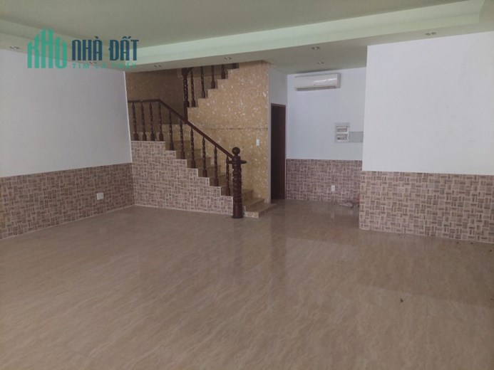 Bán tầng trệt chung cư An Viên 2, quận 7, 107m2 giá 5 tỷ 300
