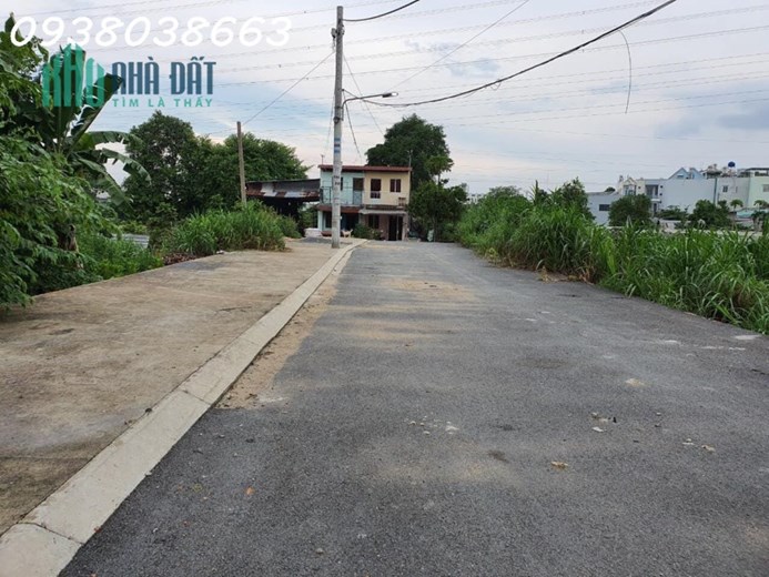 GẦN 686M2 ĐẤT NGANG 16M - TẶNG 2 NHÀ CHO KHÁCH - GIÁ CỰC RẺ CHỈ HƠN 20TR/M2