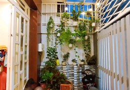 BÁN NHÀ 3 TẦNG - 4.5X16. NHÀ MỚI FULL NỘI THẤT CHỈ 6.5 TỶ. Ô TÔ VÀO NHÀ.