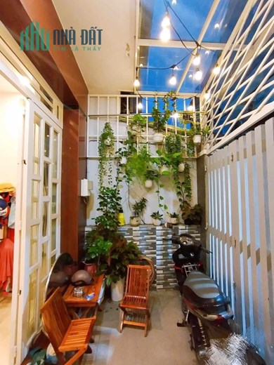 BÁN NHÀ 3 TẦNG - 4.5X16. NHÀ MỚI FULL NỘI THẤT CHỈ 6.5 TỶ. Ô TÔ VÀO NHÀ.