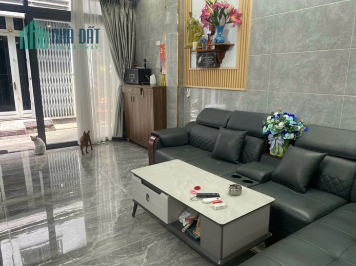 **Gia đình  bán gấp đi nước ngoài NHÀ ĐẸP hẻm 373/172/* Lý Thường Kiệt, P8, TB