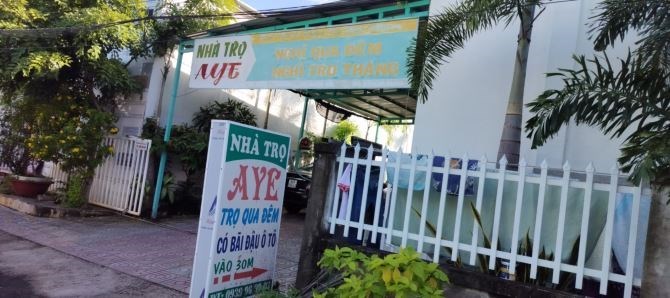 Cần Bán gấp Nhà Nghỉ AYE mới xây-đang hoạt động-kín phòng-thu nhập trên 60tr mỗi tháng- ngay trung