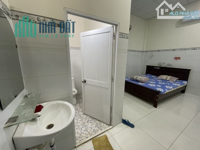 Cần Bán gấp Nhà Nghỉ AYE mới xây-đang hoạt động-kín phòng-thu nhập trên 60tr mỗi tháng- ngay trung
