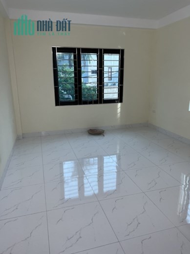 Bán nhà Đường Láng 35m2 4 tầng, mt 5m, ngõ nông thoáng gần phố, ô tô, 4.1 tỷ