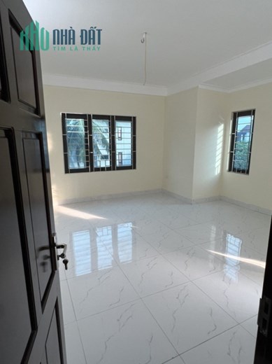 Bán nhà Đường Láng 35m2 4 tầng, mt 5m, ngõ nông thoáng gần phố, ô tô, 4.1 tỷ