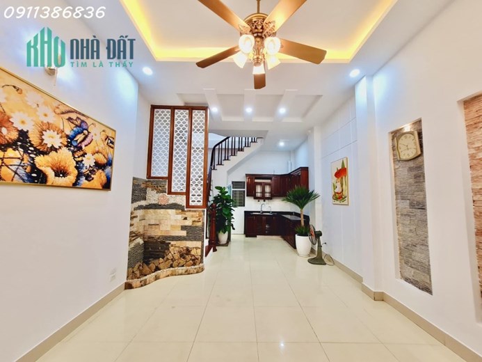 Bán nhà riêng Chùa Láng, Đống Đa 38m2, 5T, gần ĐH Ngoại thương, mới đẹp, 4.68 tỷ