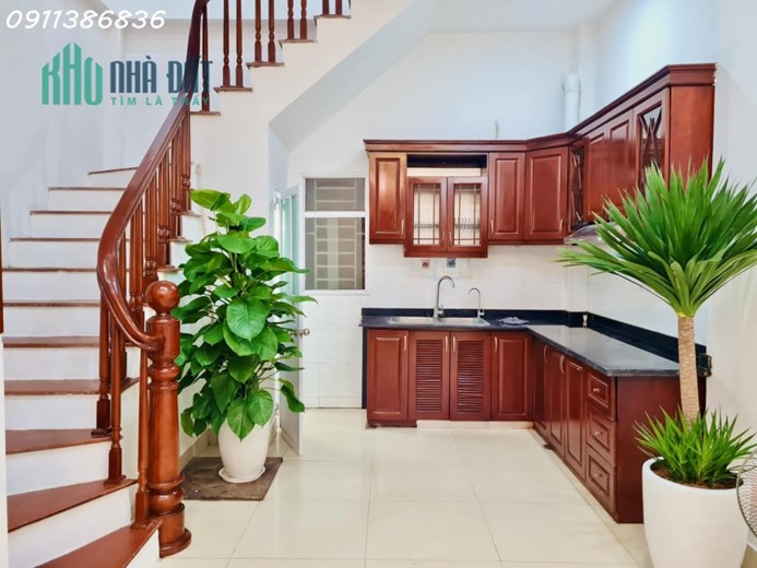 Bán nhà riêng Chùa Láng, Đống Đa 38m2, 5T, gần ĐH Ngoại thương, mới đẹp, 4.68 tỷ