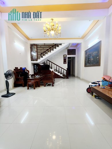Bán Nhà Mặt Tiền Thành Thái P.Quang Trung Quy Nhơn , 119m2  , Giá 9 Tỷ 700Tr