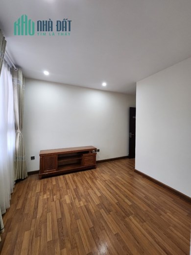 Chính chủ cho thuê căn hộ Home City, Trung Kính 3pn