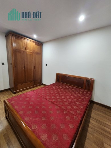 Chính chủ cho thuê căn hộ Home City, Trung Kính 3pn