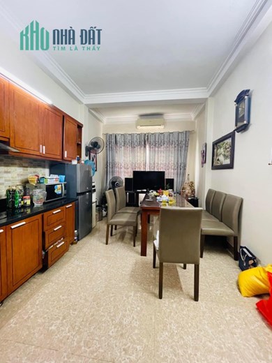 Bán nhà mặt phố đường Láng 45m2 giá 15 tỷ 5 , mua bán nhà riêng đường Láng Đống Đa giá rẻ
