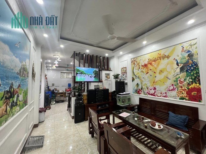 BÁN GẤP NHÀ THẠCH BÀN( LONG BIÊN) CỰC ĐẸP_ 5 TẦNG_ TẶNG NỘI THẤT TIỀN TỶ_  GIÁ RẺ