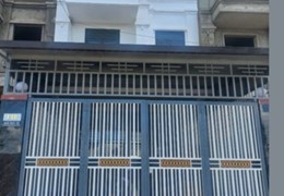 Chính chủ cần cho thuê nhà 1 trệt 3 lầu thuộc  mặt đường Đào Duy - Lộc Phát - Bảo Lộc - Lâm Đồng.
