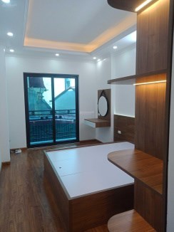 Bán nhà  Hào Nam 32 m2 x 5 t mới tinh cách phố 20 m ngõ xe máy giá nhỉnh 4 tỷ.