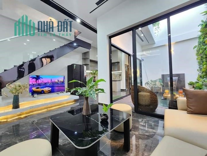 Chào Bán Căn Nhà 3 Tầng 3 Mê Thiết Kế Như Villa Nằm Giữa Lòng Đà Nẵng