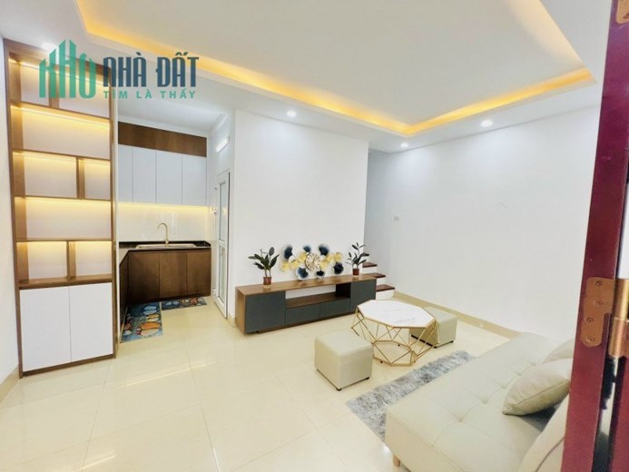Bán nhà 2 tầng Long Biên 1 ,Long Biên 31m2,Mt 5m,gần hồ giá 2.8 tỷ