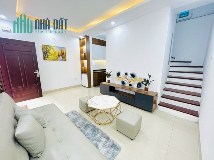 Bán nhà 2 tầng Long Biên 1 ,Long Biên 31m2,Mt 5m,gần hồ giá 2.8 tỷ