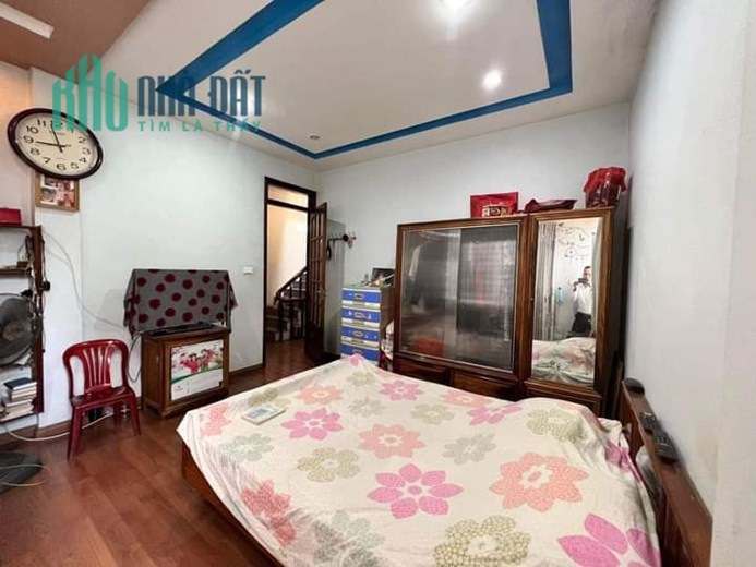Bán Nhà Ngõ 225 Phố Quan Hoa 38/45m2 x 4 tầng, 6 phòng ngủ đầy đủ công năng, giá cho các nhà đầu tư