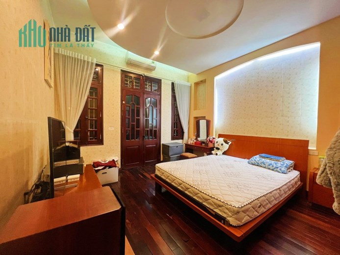Bán nhà Phân Lô Lạc Trung 75m2, 4 Tầng, Mt 5m, vỉa hè – ô tô tránh- kinh doanh, giá 16 tỷ