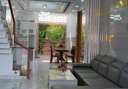 Nhà biệt thự  xinh Đào Tông Nguyên
 Ngang 4 x17 đúc mới 4 tấm Nhà bè hơn 6 tỷ vay ngân hàng thoải