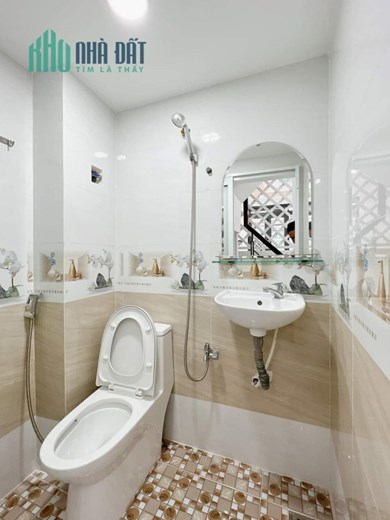 Nhà Đẹp Rẻ Q4 DTSD 42m- 2 tầng hơn 2,69 tỷ Q4 -130 m Q1,Q2,Q5- Lh A Tân 0373036733