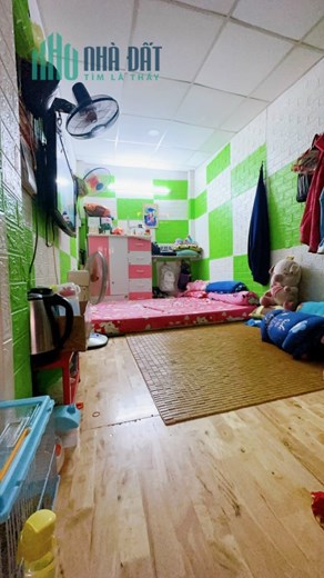 Nhà đường Vĩnh hội Q4 Ngang 3x9 m cách Q1-100m có 1,68 tỷ 2 tầng sổ hồng