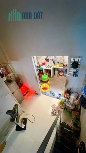 Nhà đường Vĩnh hội Q4 Ngang 3x9 m cách Q1-100m có 1,68 tỷ 2 tầng sổ hồng