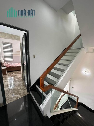 .Trưng Nữ Vương, 2 mặt kiệt 3.5m thẳng thông, 4 tầng, 5 Căn Hộ + Mặt Bằng KD