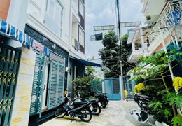 Hẻm xe hơi Ngang 3,47x15 m đúc 4 tấm 
cách Mặt tiền 25m Xóm Chiếu Q4 -100 m Q1 hơn 6 tỷ