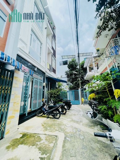 Hẻm xe hơi Ngang 3,47x15 m đúc 4 tấm 
cách Mặt tiền 25m Xóm Chiếu Q4 -100 m Q1 hơn 6 tỷ
